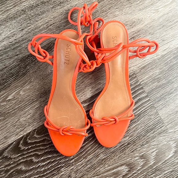 Schutz Binky Mid Heel in Orange - Picture 3 of 6